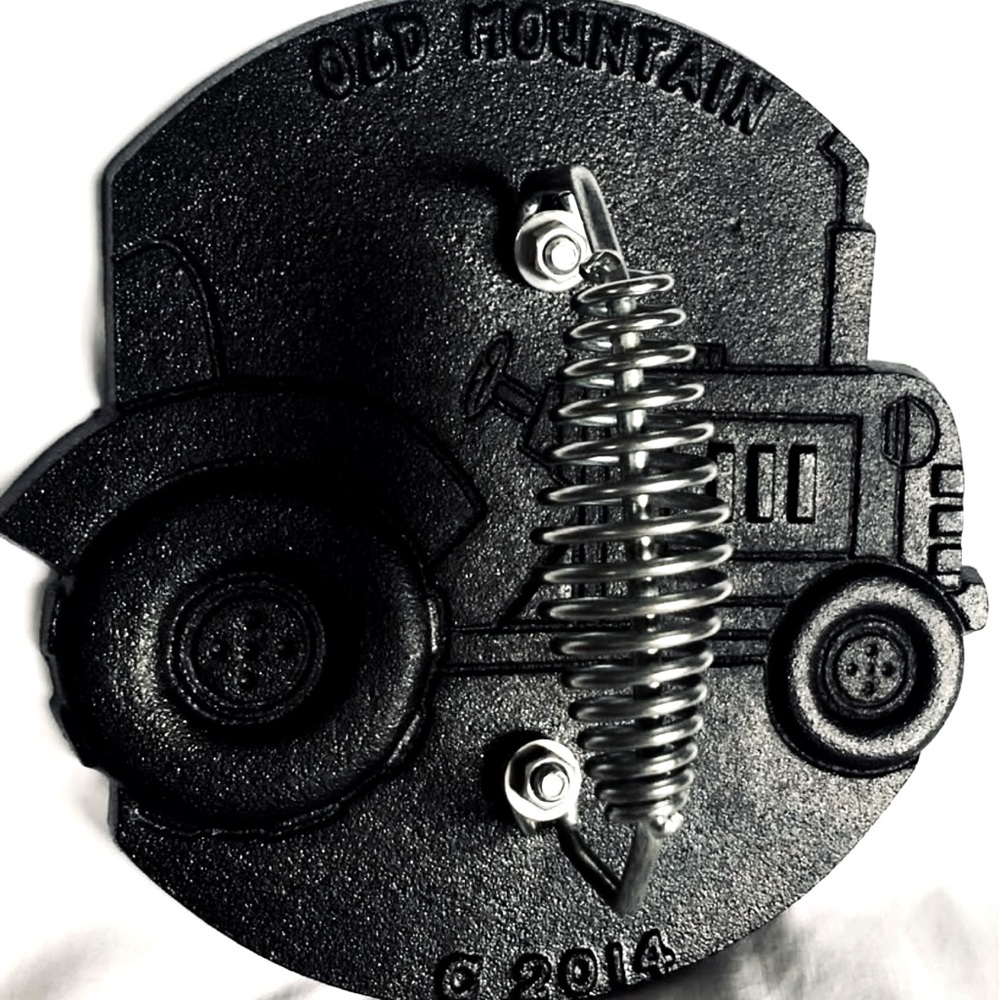 Cast Iron Old Mountain BBQ Grill Press Tractor 2014 Discontinued Farm Barbecue